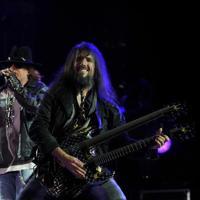 Axl Rose to front AC/DC: report