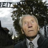 Polish Holocaust survivor who escaped Auschwitz dies aged 98 - World News