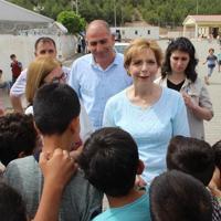 Romanian princess meets Syrians in Turkey - Türkiye News