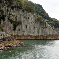 Rare basalt columns become tourist hub in Turkey