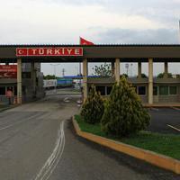 Turkey shuts Greece, Bulgaria land borders to passengers - Türkiye News