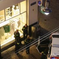 Hostage drama at Amsterdam Apple store ends, gunman overpowered - World