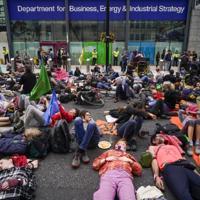 UK’s Extinction Rebellion Pauses Radical Tactics