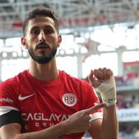 Court releases Israeli footballer after pro-Israel gesture at match – Türkiye News