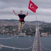 Estonian slackliner stuns Istanbul with transcontinental walk – Türkiye News