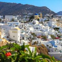 First cruise ship arrives in Greece's Santorini after tremors