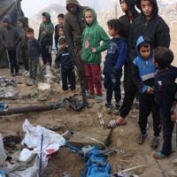 Israeli strikes kill 43, including children awaiting water in Gaza