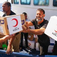 Turkish Red Crescent supplies Gaza aid flotilla after ship evacuation