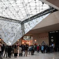 Louvre to increase ticket price for visitors from outside the EU