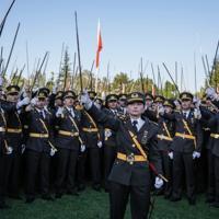 Court overturns dismissal of colonel over sword oath row