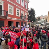 Turkish teachers at Istanbul’s Italian high school strike over pay gap