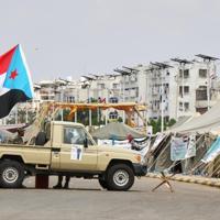 Pro-Saudi Yemen governor launches bid for military bases