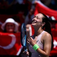 Sönmez soaks in acclaim on historic Melbourne run