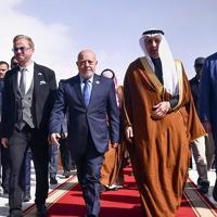 Syria, Saudis sign joint airline and telecommunications deals