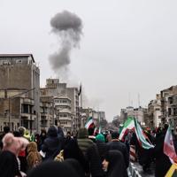 Iran, US threaten attacks on oil facilities as war rages on