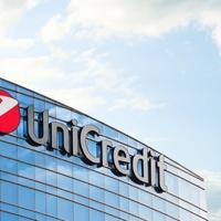 Italian UniCredit makes bid for Germany's Commerzbank