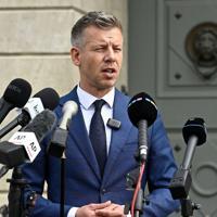 Magyar says pro-Orban president must resign