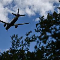 EU weighs US imports, minimum reserves for jet fuel crunch