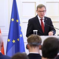 Germany seeks 'close dialogue' with US: German FM