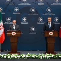 Turkish, Iranian foreign ministers review US-Iran talks
