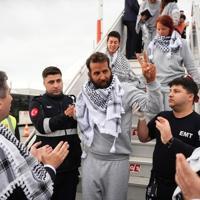 Detained Global Sumud aid flotilla activists arrive in Istanbul - Türkiye News