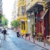 Istanbul cafes introduce strict limits for remote workers Istanbul cafes introduce strict limits for remote workers