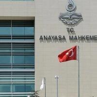 Anayasa Mahkemesi, evlenen kadının nüfus kaydının kocasının kütüğüne taşınması kuralını iptal etmedi