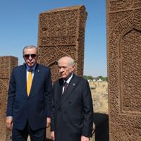 Erdoğan to bring cabinet back near historic battlefield - Türkiye News