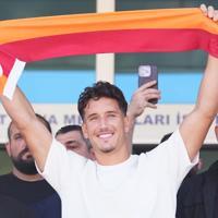 Galatasaray makes late additions to squad