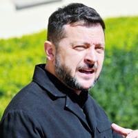 Zelensky says Ukraine ready for 'de-escalatory steps'
