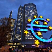 Eurozone banks tighten lending as demand weakens