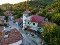 Ущерб, причиненный землетрясением магнитудой 6,1 в Балыкесире, отражен на фотографиях агентства.