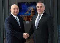 İki havalimanında güneş enerjisi santrali için iş birliği