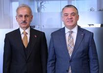 Ulaştırma ve Altyapı Bakanı Abdulkadir Uraloğlu, Uluslararası Denizcilik Örgütü (IMO) 34’üncü Dönem Genel Kurul Toplantısı dolayısıyla bulunduğu İngiltere’nin başkenti Londra’da, Malta Ulaştırma, Altyapı ve Bayındırlık Bakanı Chris Bonett ile bir araya geldi.

