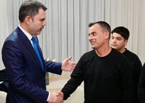 Bir çayın etrafında umut! Bakan Kurum'dan duygulandıran ziyaret