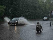 New York flooded by heavy rains, subway partly paralyzed