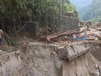 Indian flood toll up to 77 as waters recede