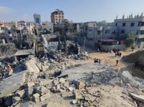 Biden calls for pause in Hamas-Israel fighting