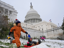 US lawmakers avert damaging government shutdown