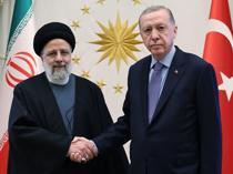 Türkiye, Iran sign 10 agreements during Raisis delayed trip