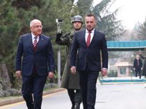 Defense minister hosts Kosovar counterpart in Ankara