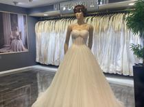 Wedding dress shops implement try-on fee