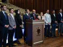 Two MPs, 15 mayors set to join AKP, says deputy leader