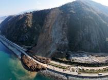 Artvin landslide shifts 100,000 tons of soil