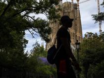 Spain targets Airbnb in illegal ads probe