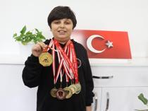 10-year-old Turkish prodigy becomes global math champion