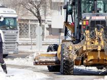 Teams clear 500 truckloads of snow per day in eastern city