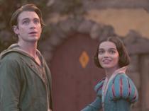 New Snow White tops box office despite grumpy reviews