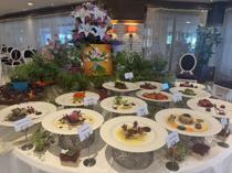 Edible flowers bringing elegance, flavor to luxury menus