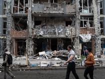 Russian strikes kill one, wound many in Ukraines east